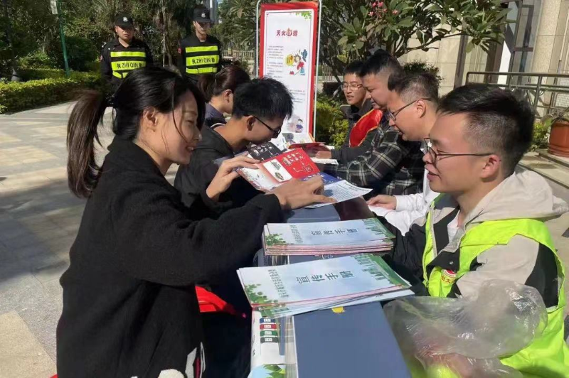 6. 龍騰街道開展“垃圾巧分類 小區(qū)更美麗”宣傳活動(dòng).jpg