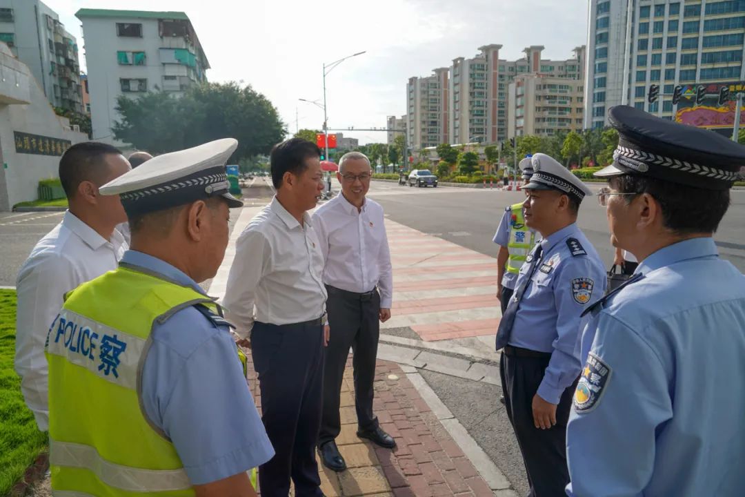 國家稅務總局 人力資源社會保障部 國務院扶貧辦教育部關于實施支持和促進重點群體創業就業有關稅收政策具體操作問題的公告_頁面_06.jpg